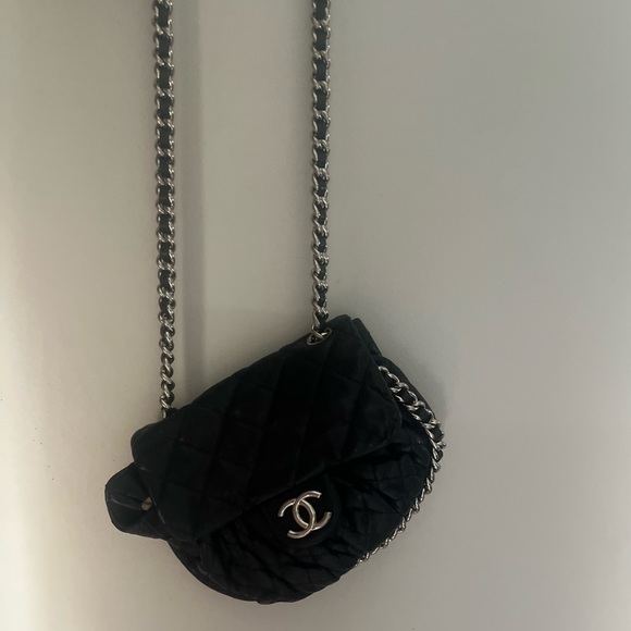 Chanel Chain Around Leather Crossbody. Washed Lambskin. - Picture 6 of 9